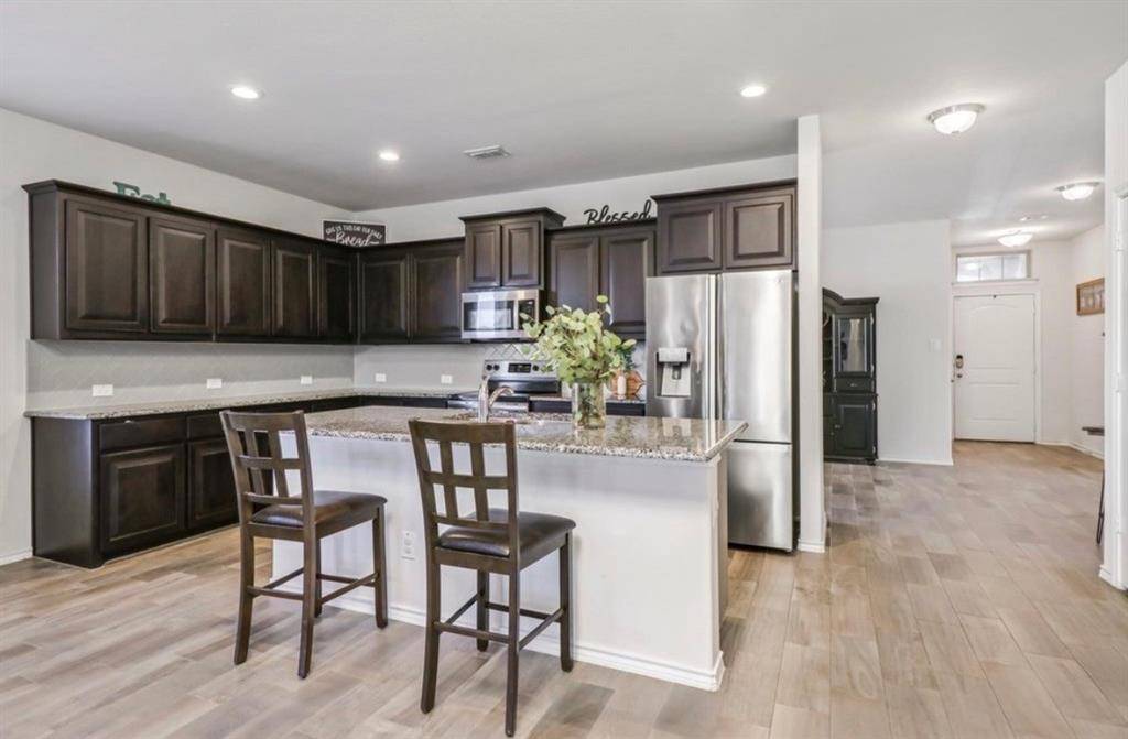 1831 Creekwood Drive, Cleburne, TX 76033