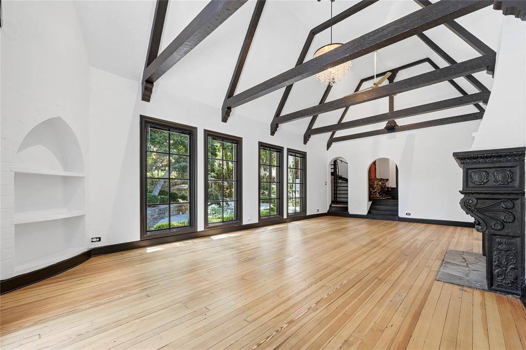 6941 Gaston Avenue, Dallas, TX 75214