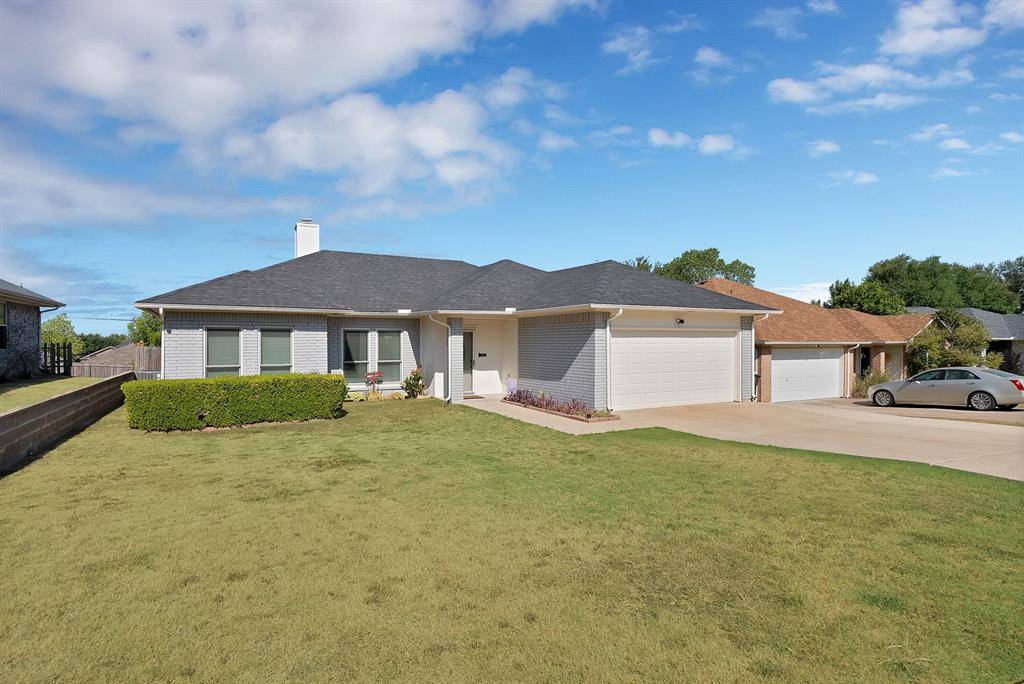 4925 Saint Thomas Place, Fort Worth, TX 76135
