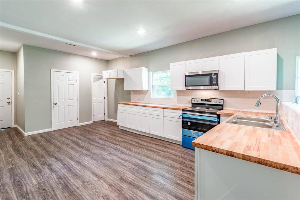 1457 W Austin Street, Paris, TX 75460