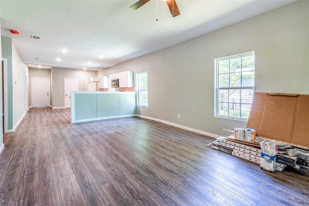 1457 W Austin Street, Paris, TX 75460