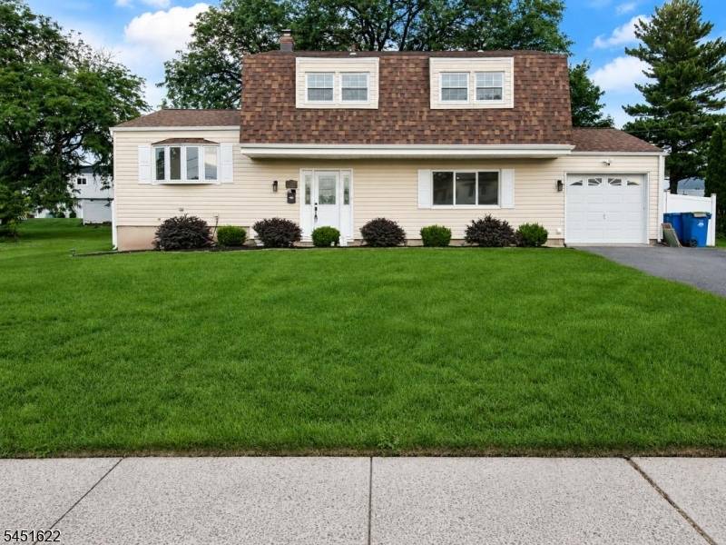 13 Patton Dr, Franklin Twp., NJ 08873