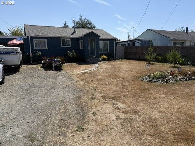 1704 MAPLE ST, Myrtle Point, OR 97458