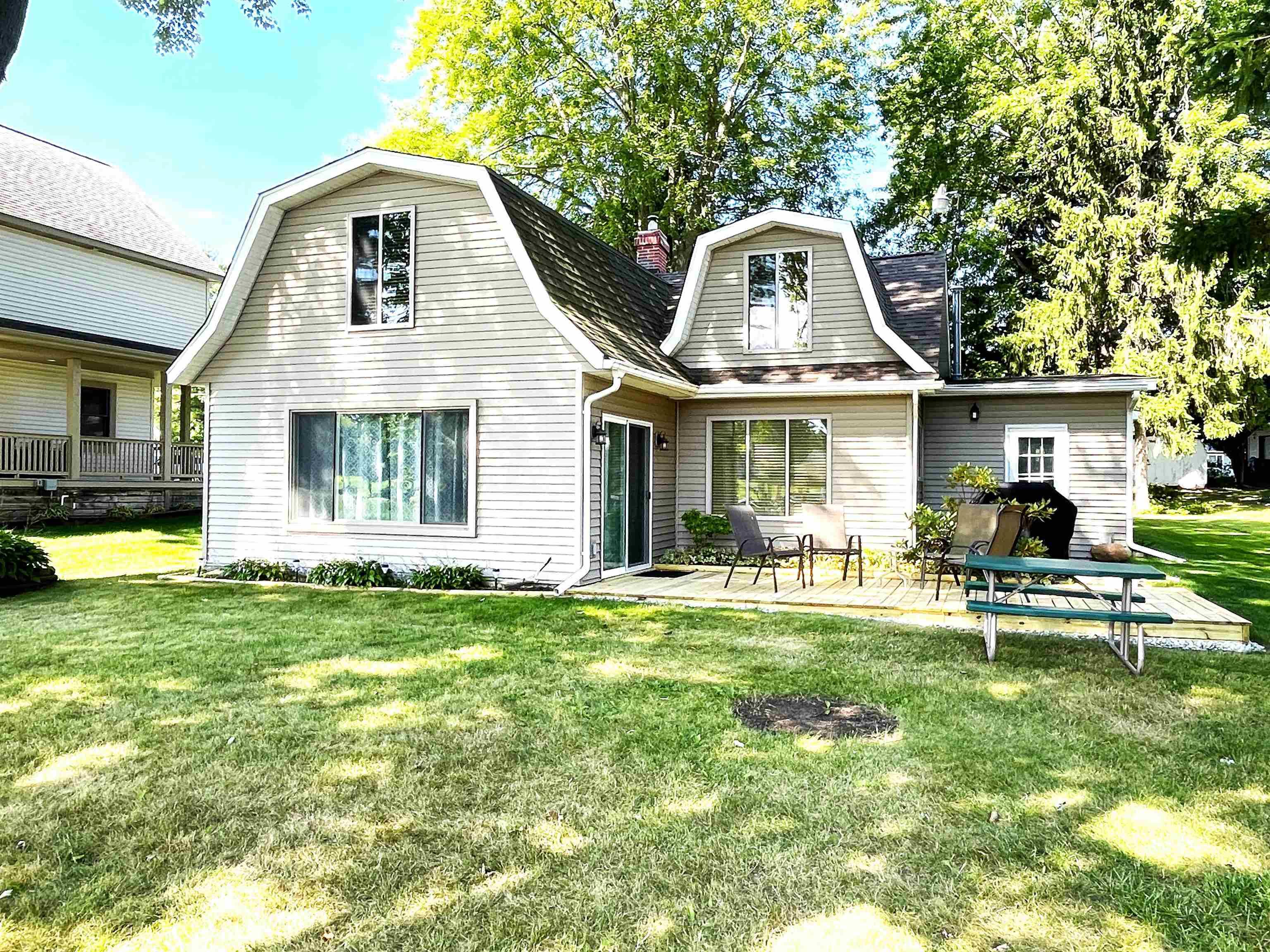 5544 N Merry CT, Edenville Twp, MI 48657