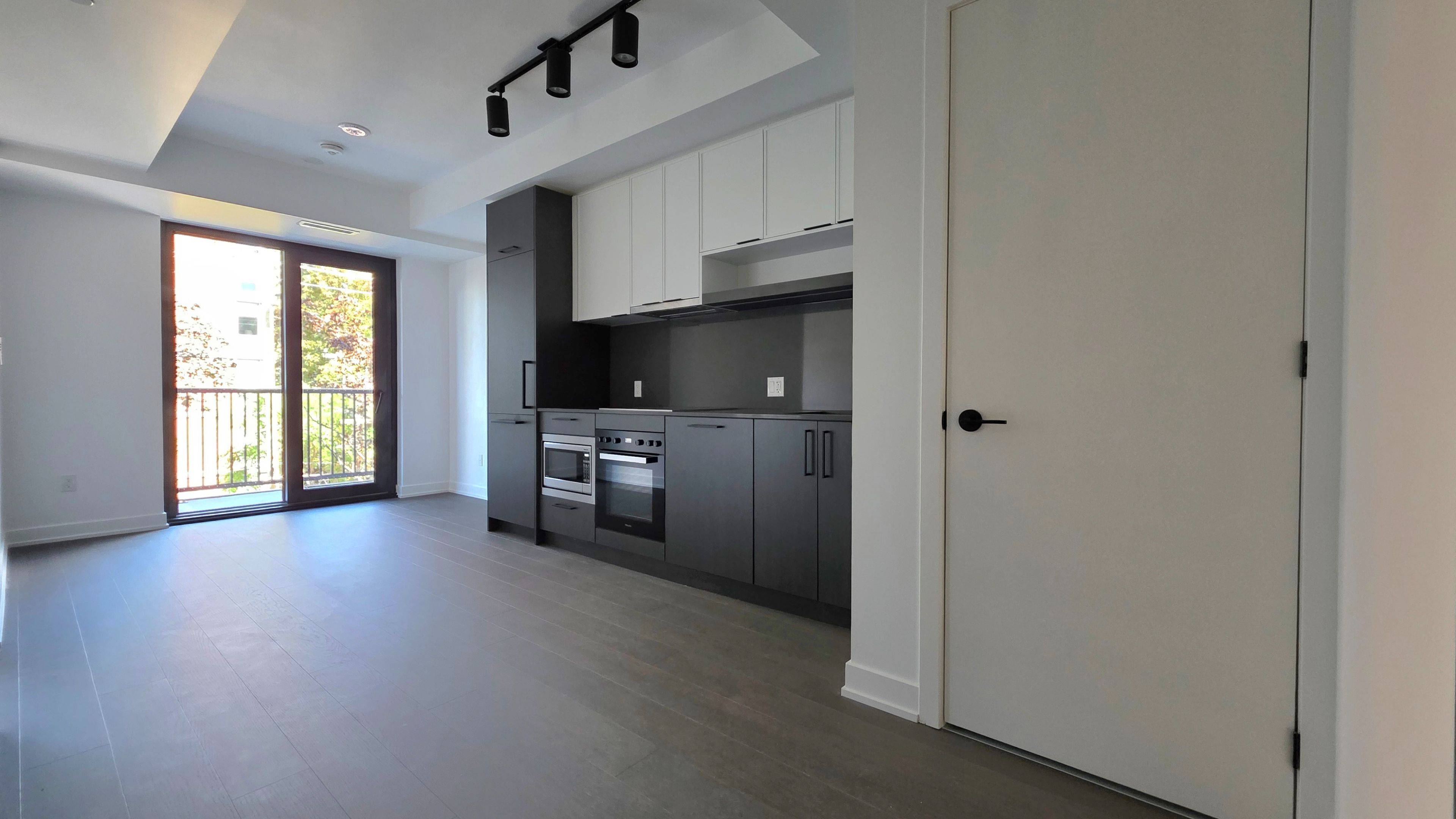 91 Montclair AVE #525, Toronto C03, ON M5P 0B1