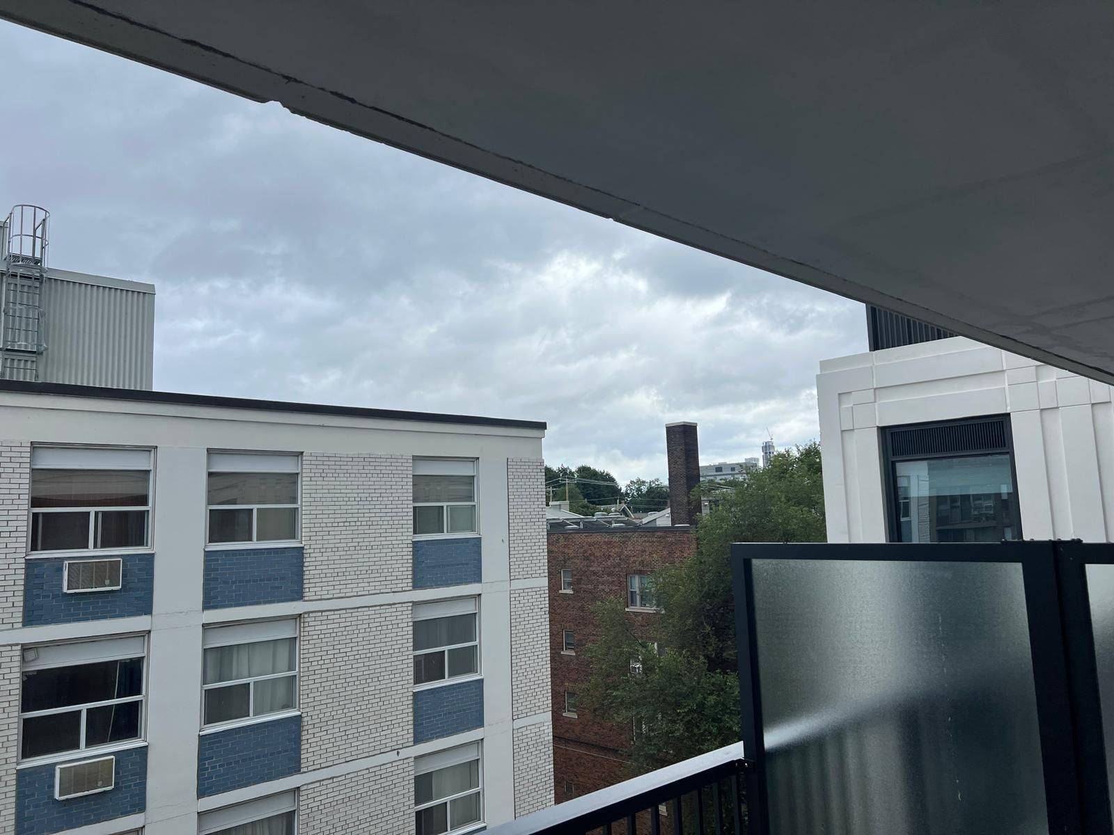 91 Montclair AVE #823, Toronto C03, ON M5P 0B1