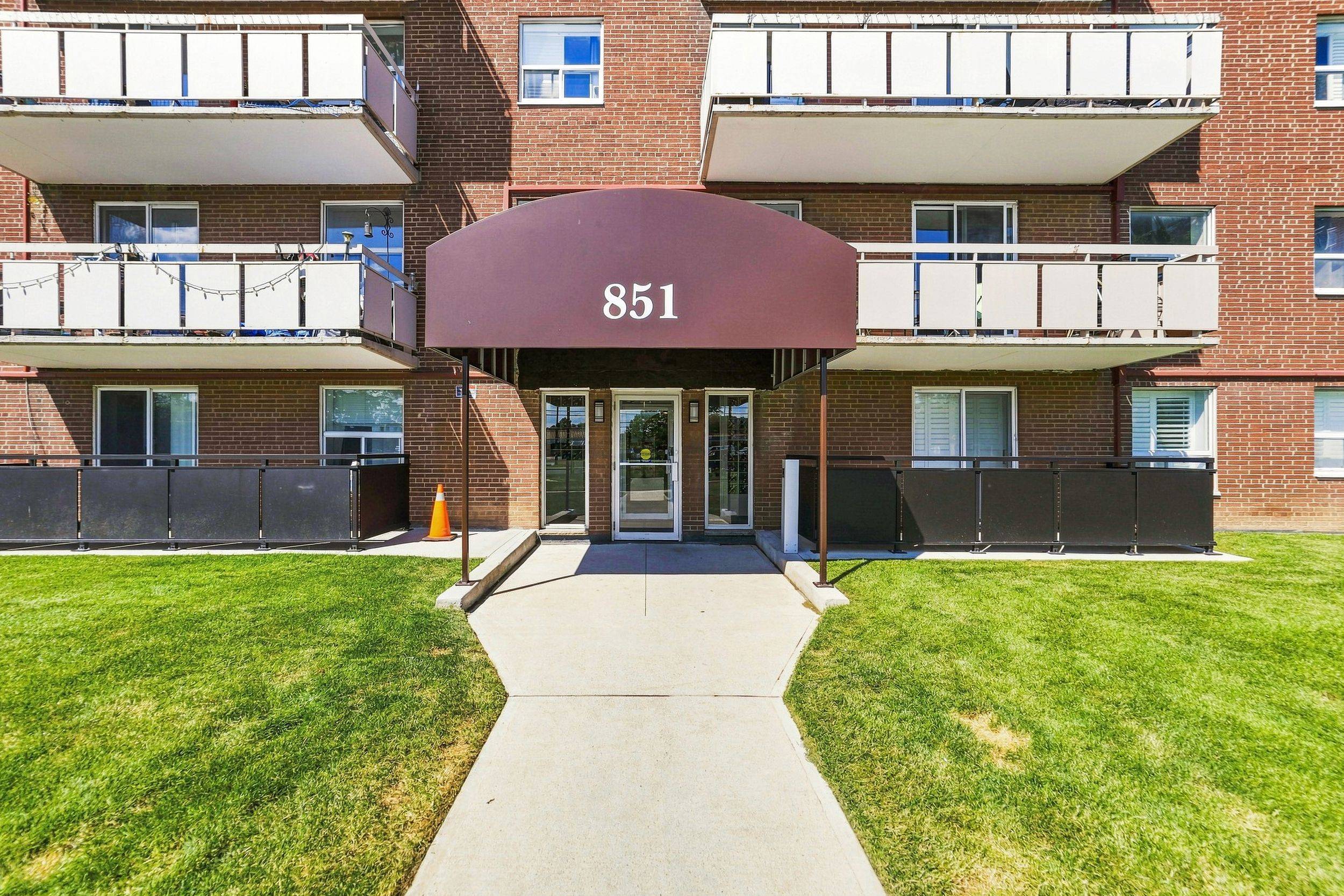 851 Queenston RD #202, Hamilton, ON L8H 4X5