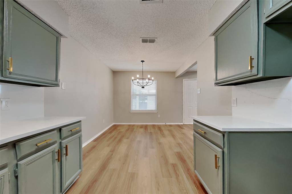 912 Blue Ridge Drive, Burleson, TX 76028