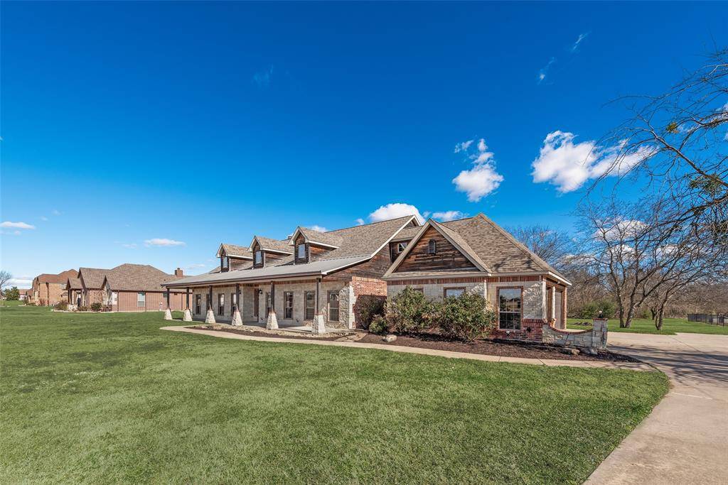 1088 SHADOW LAKES Drive, Wills Point, TX 75169