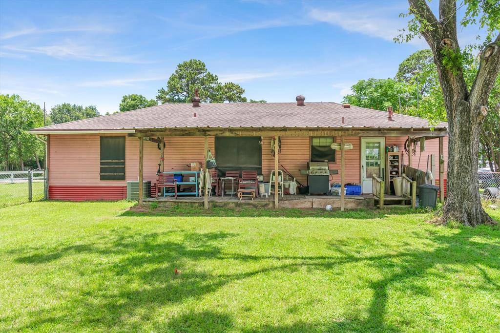 410 W Pine Street, Edgewood, TX 75117