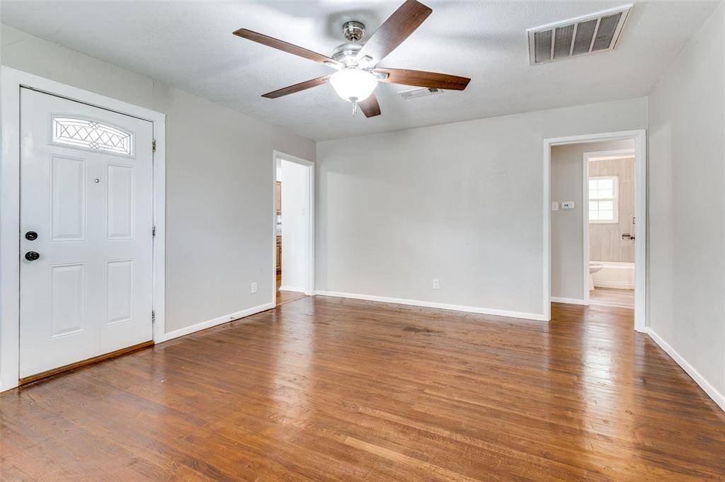 118 Nichols Street, Irving, TX 75060