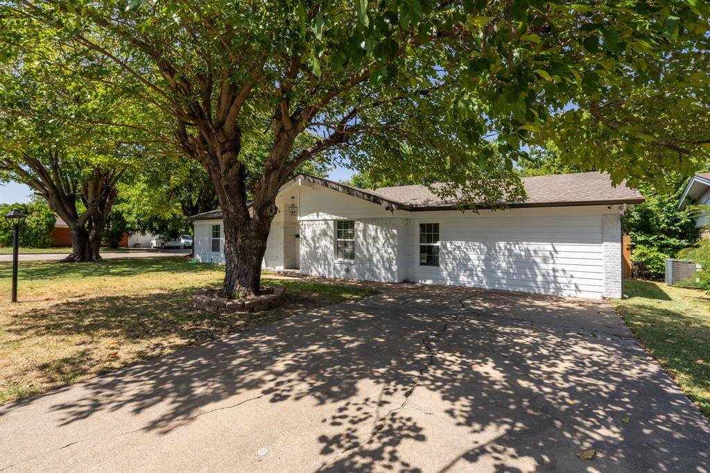 2110 Tompkins Drive, Grand Prairie, TX 75051