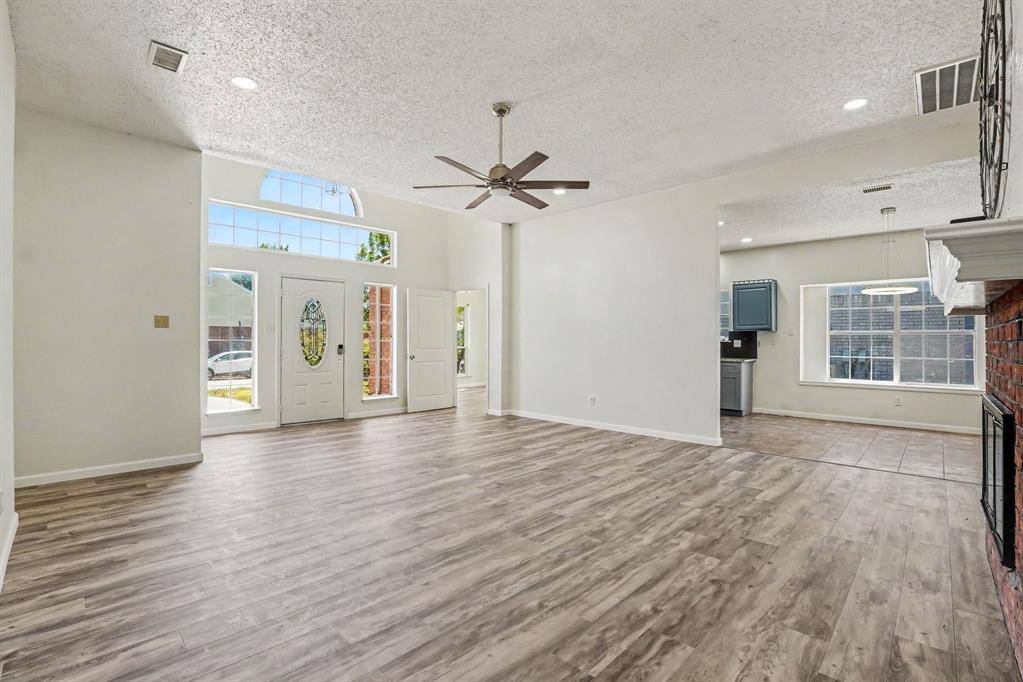 4002 Tropic Lane, Rowlett, TX 75088