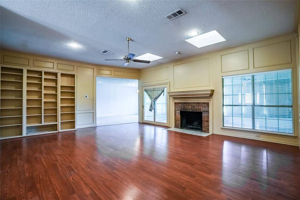 1123 Shady Oak Trail, Mansfield, TX 76063