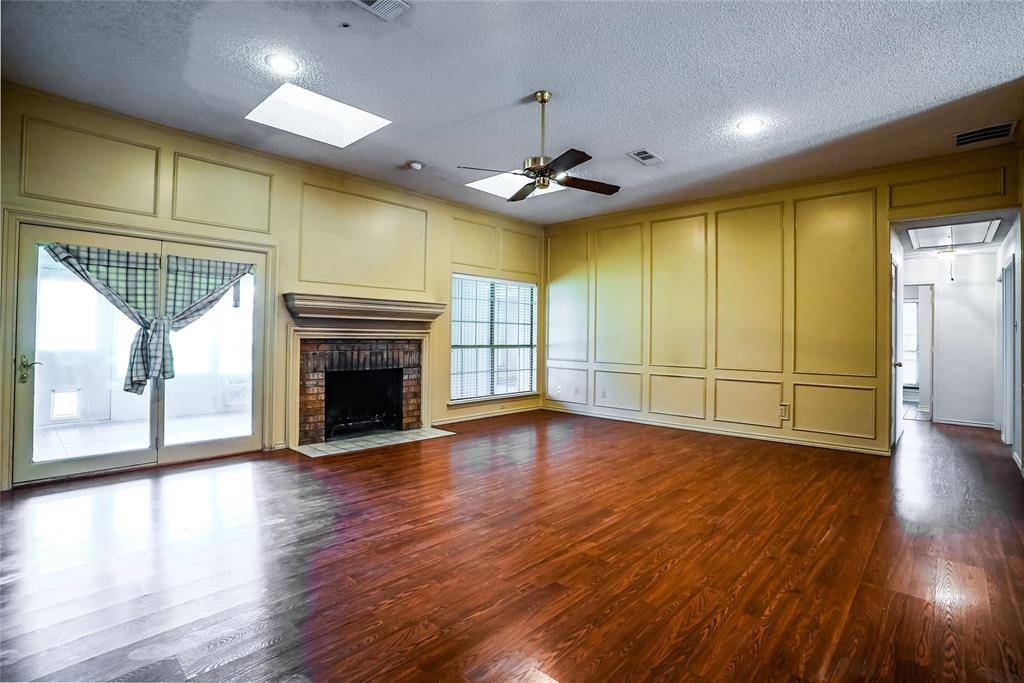 1123 Shady Oak Trail, Mansfield, TX 76063