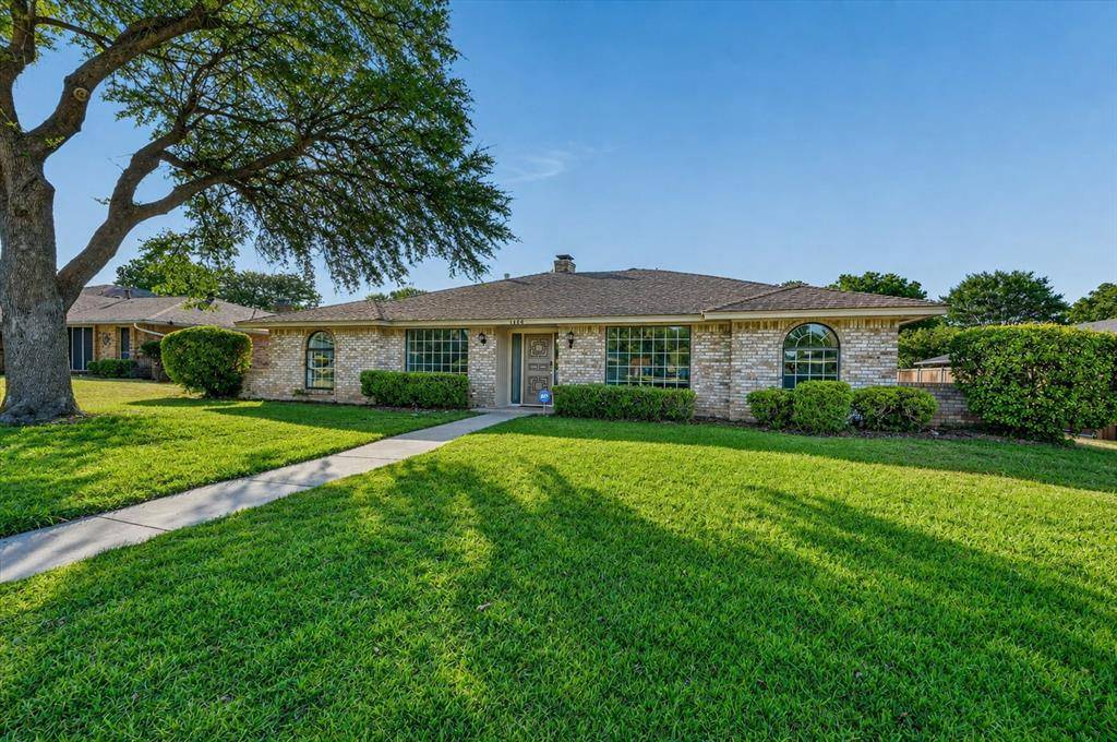 1004 Rosewood Drive, Desoto, TX 75115