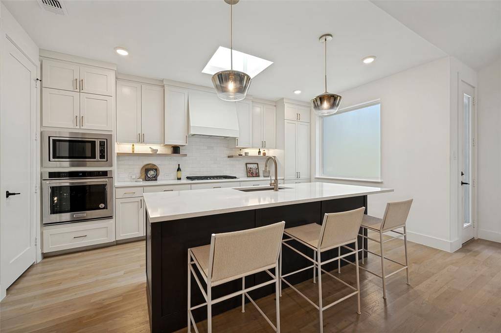 9118 Prado Lane, Dallas, TX 75220
