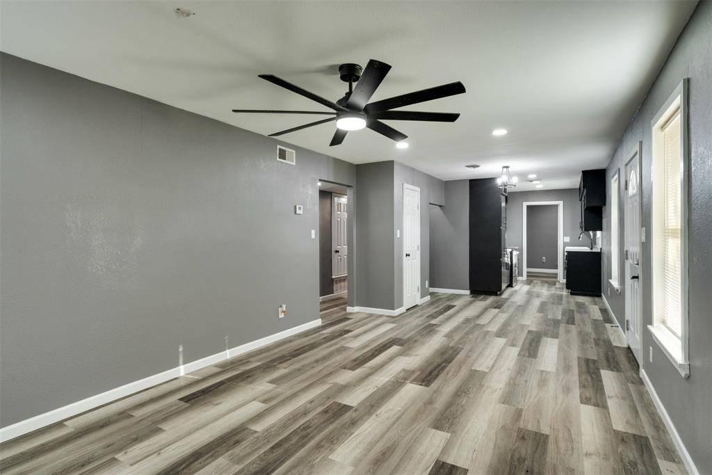 211 S Rose Street, Archer City, TX 76351