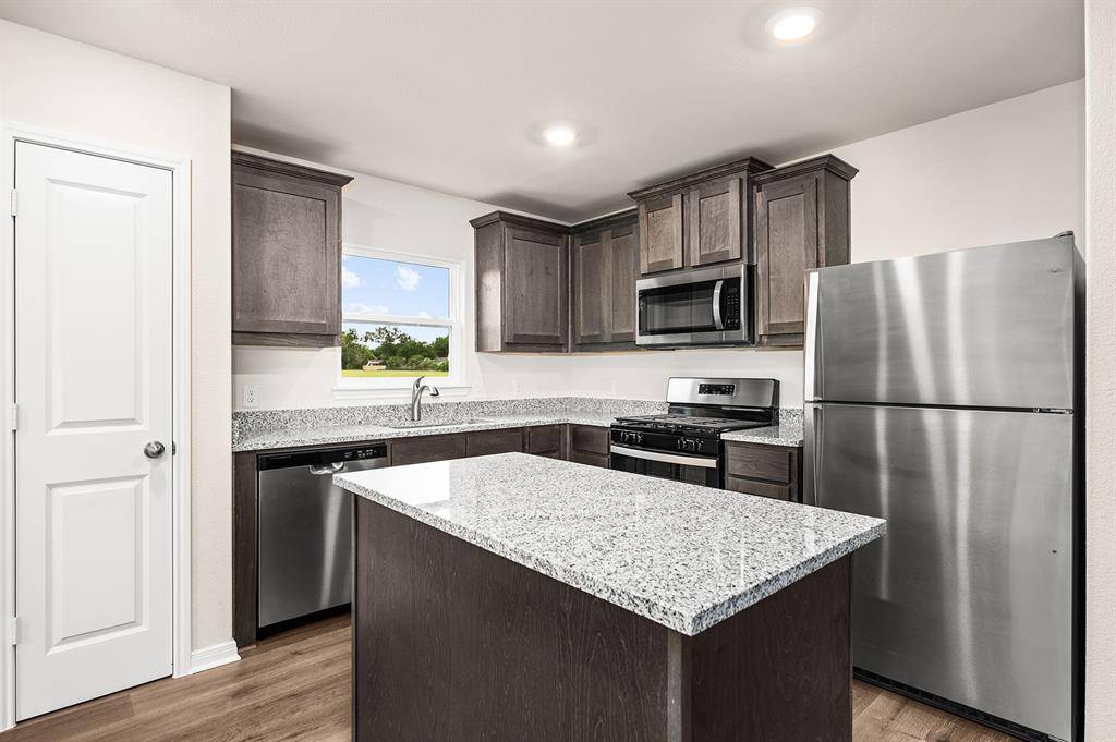 214 North Island Drive, Terrell, TX 75160