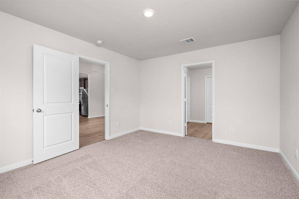 214 North Island Drive, Terrell, TX 75160