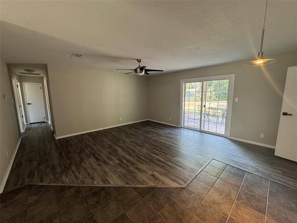 732 Dunaway Lane, Azle, TX 76020
