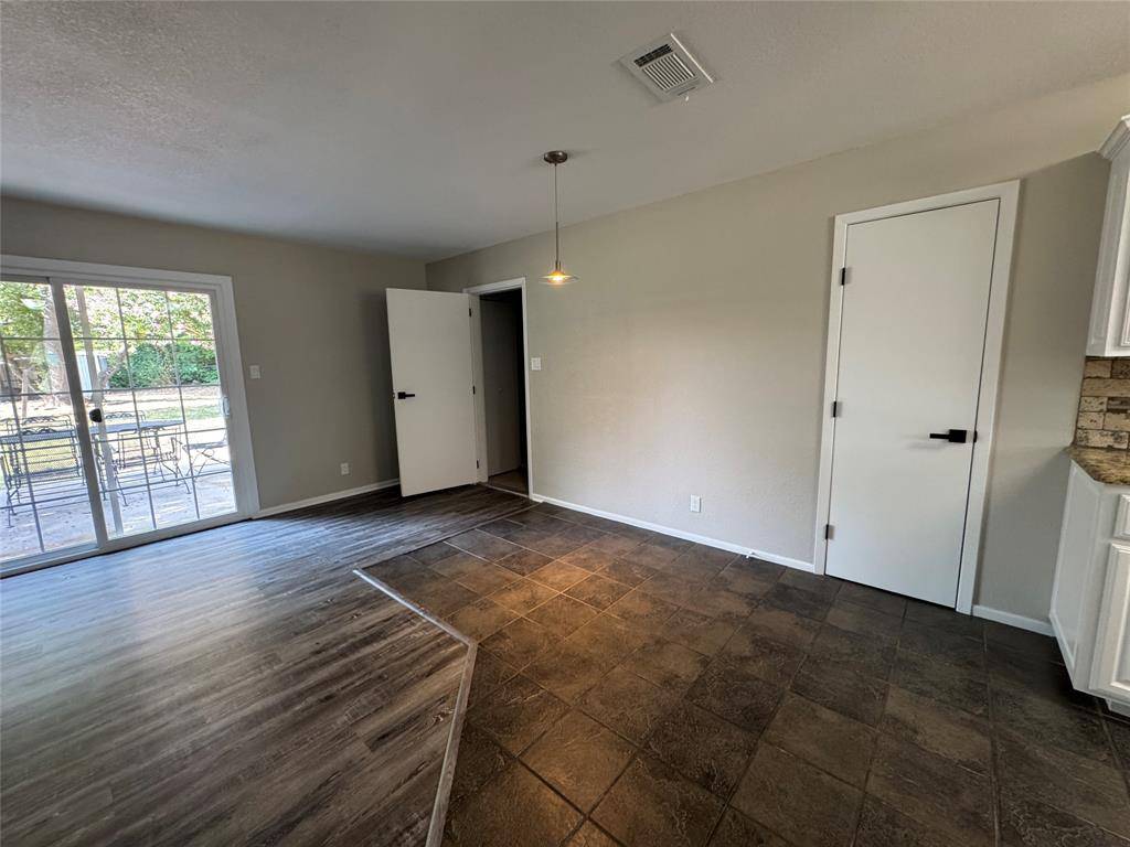 732 Dunaway Lane, Azle, TX 76020