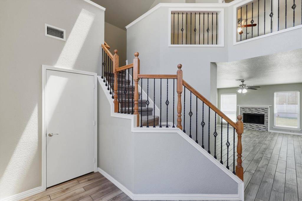 9737 Maryville Lane, Fort Worth, TX 76108