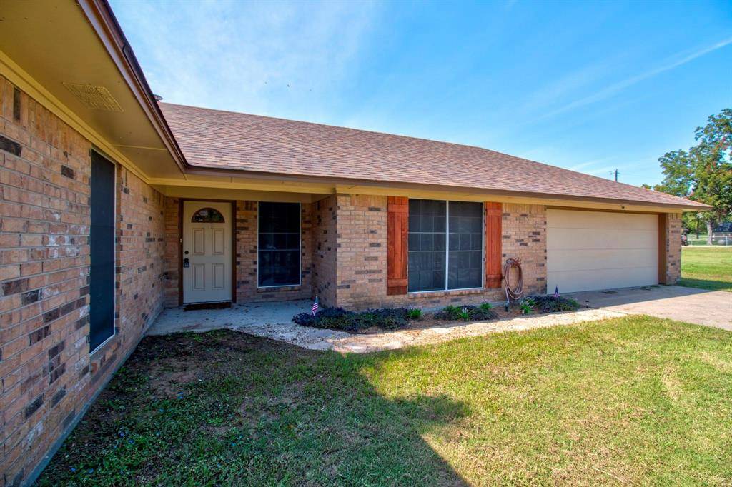373 Old Shawnee Trail Drive, Gordonville, TX 76245
