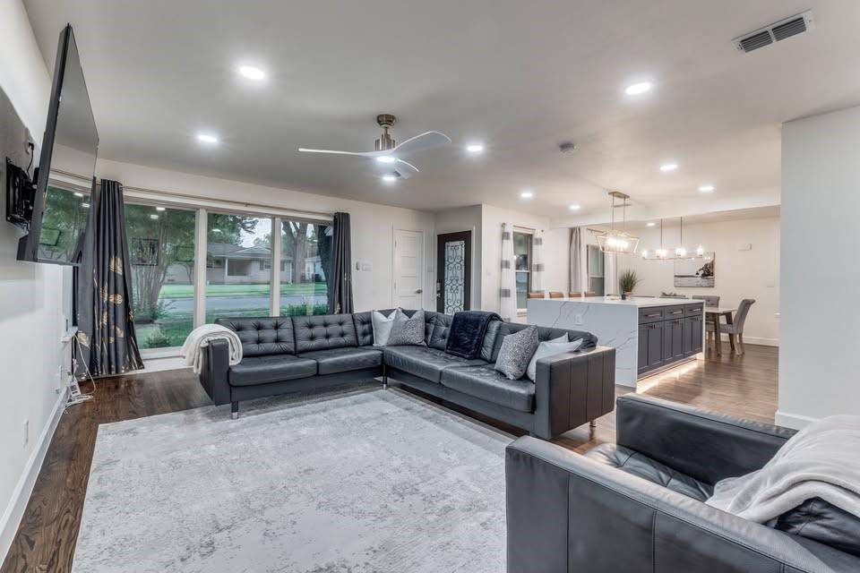 9026 Livenshire Drive, Dallas, TX 75238