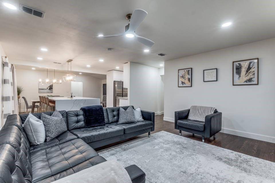 9026 Livenshire Drive, Dallas, TX 75238