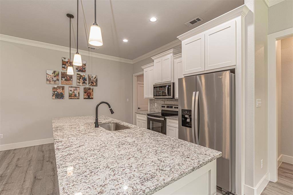 533 Limestone Circle, Mabank, TX 75147