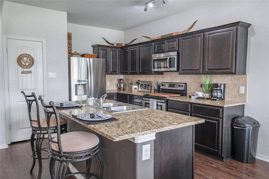 249 Meadowlands Drive, Ponder, TX 76259