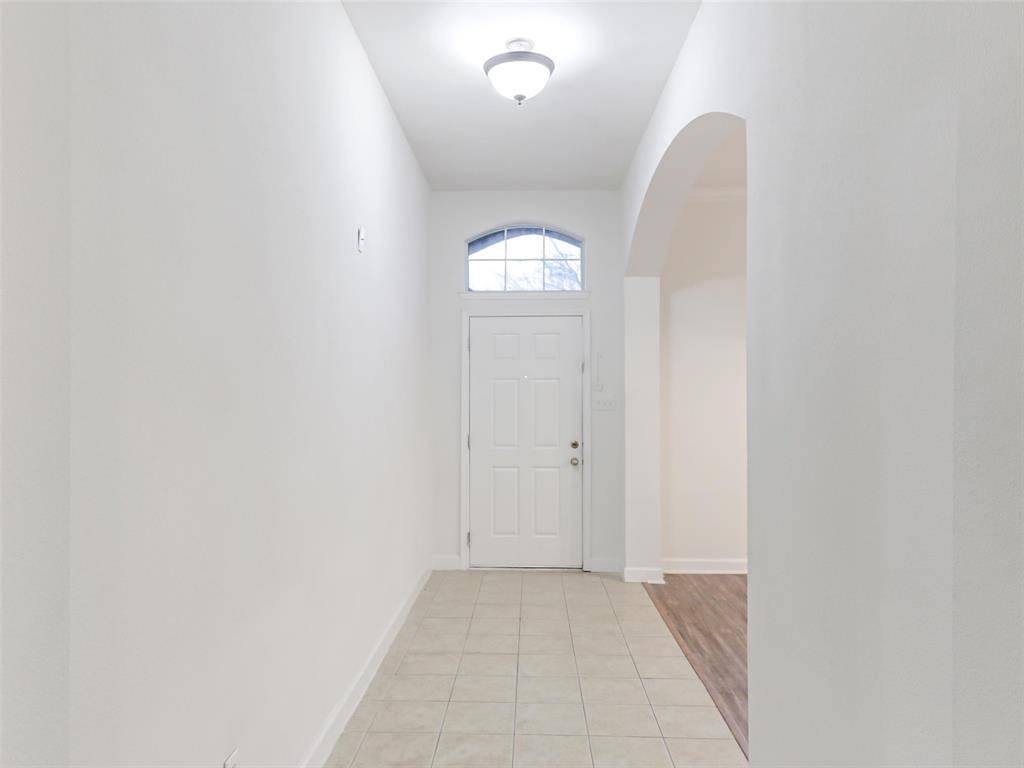 704 Darlington Trail, Fort Worth, TX 76131