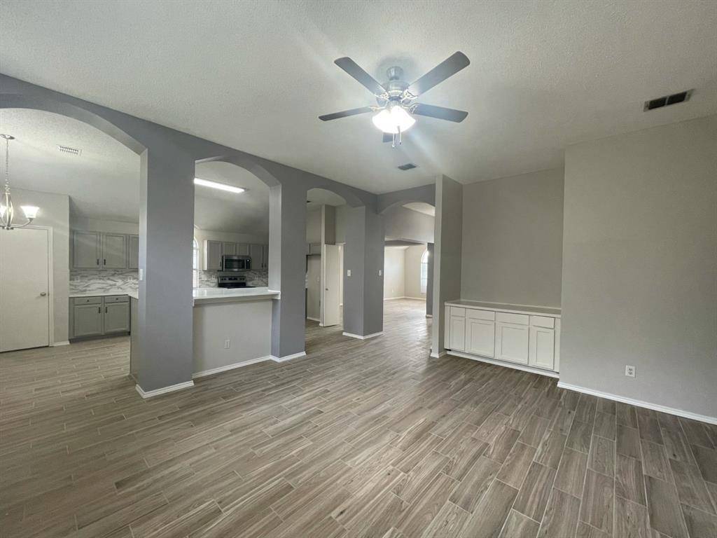 7709 Amsterdam Lane, Arlington, TX 76002