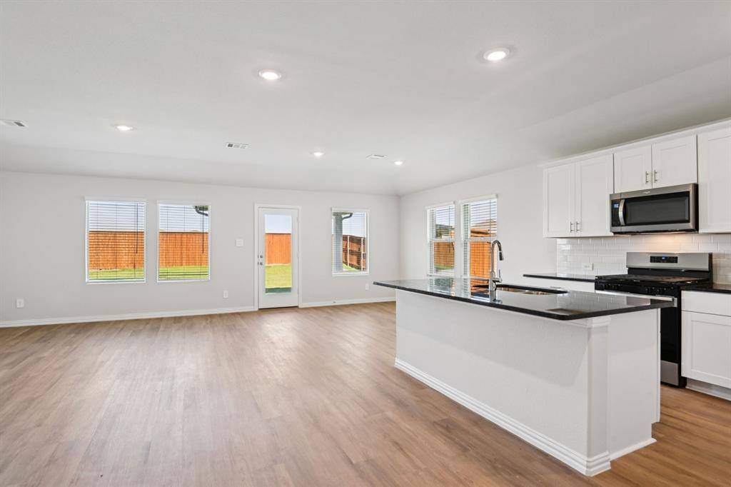 2115 Longchamp Lane, Seagoville, TX 75159