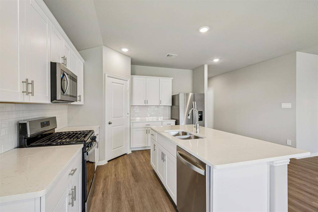 2111 Longchamp Lane, Seagoville, TX 75159