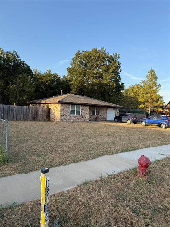 301 Gene Autry Drive, Tioga, TX 76271
