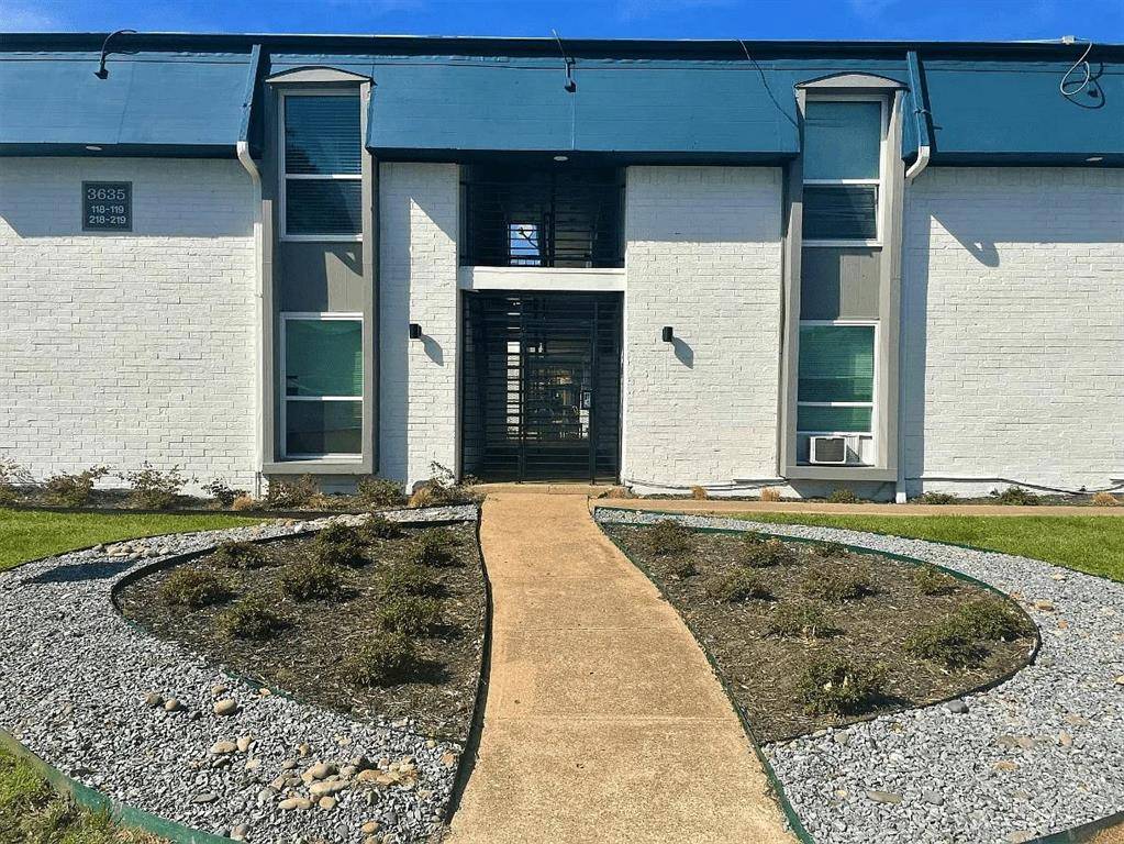 3627 Almazan Drive #118, Dallas, TX 75220