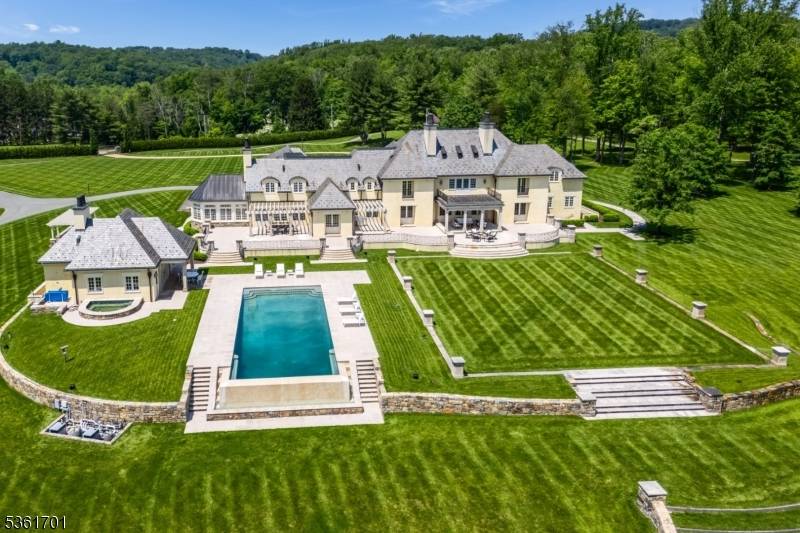 Address not disclosed, Far Hills Boro, NJ 07931