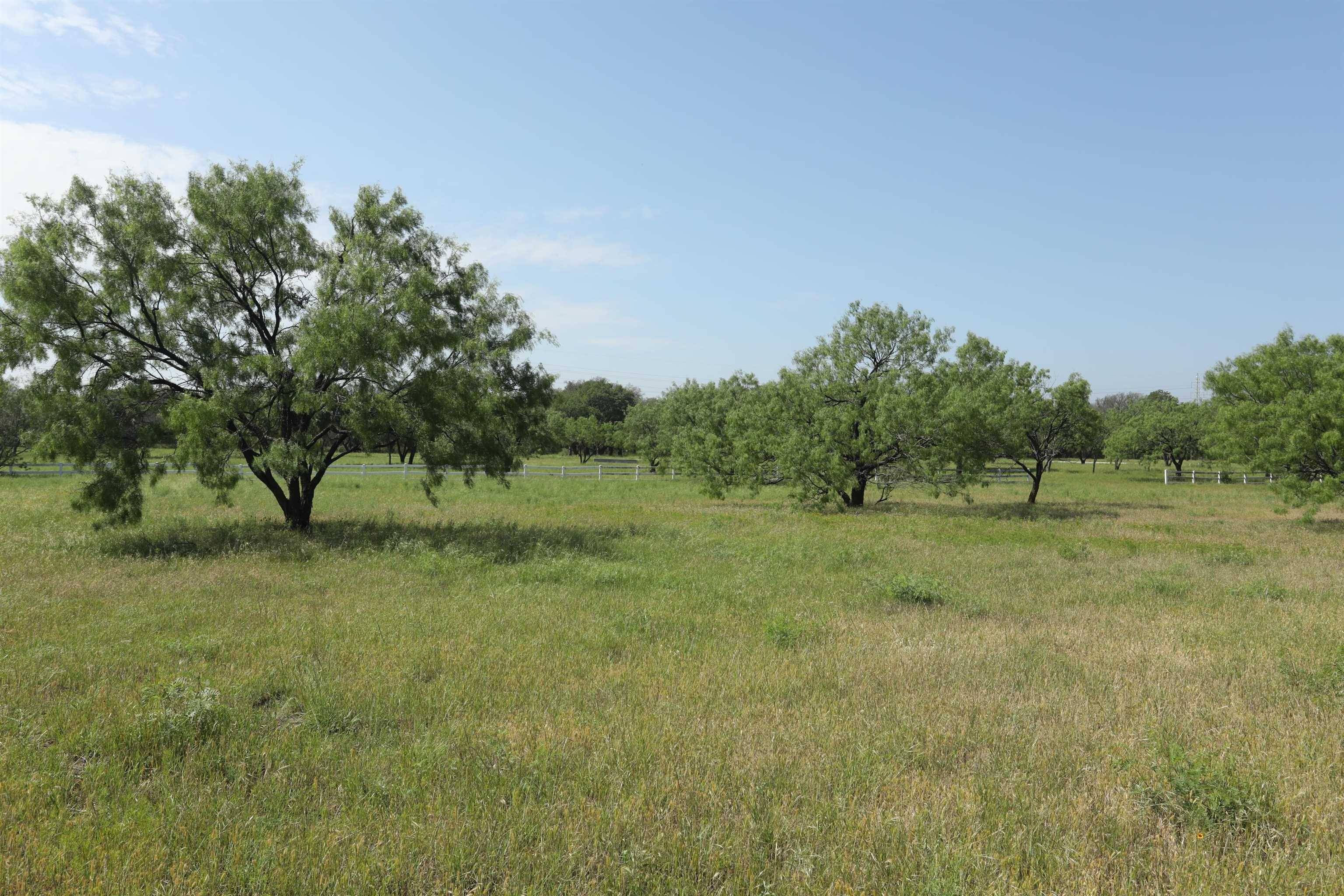 16 Westgate Loop, Horseshoe Bay, TX 78657