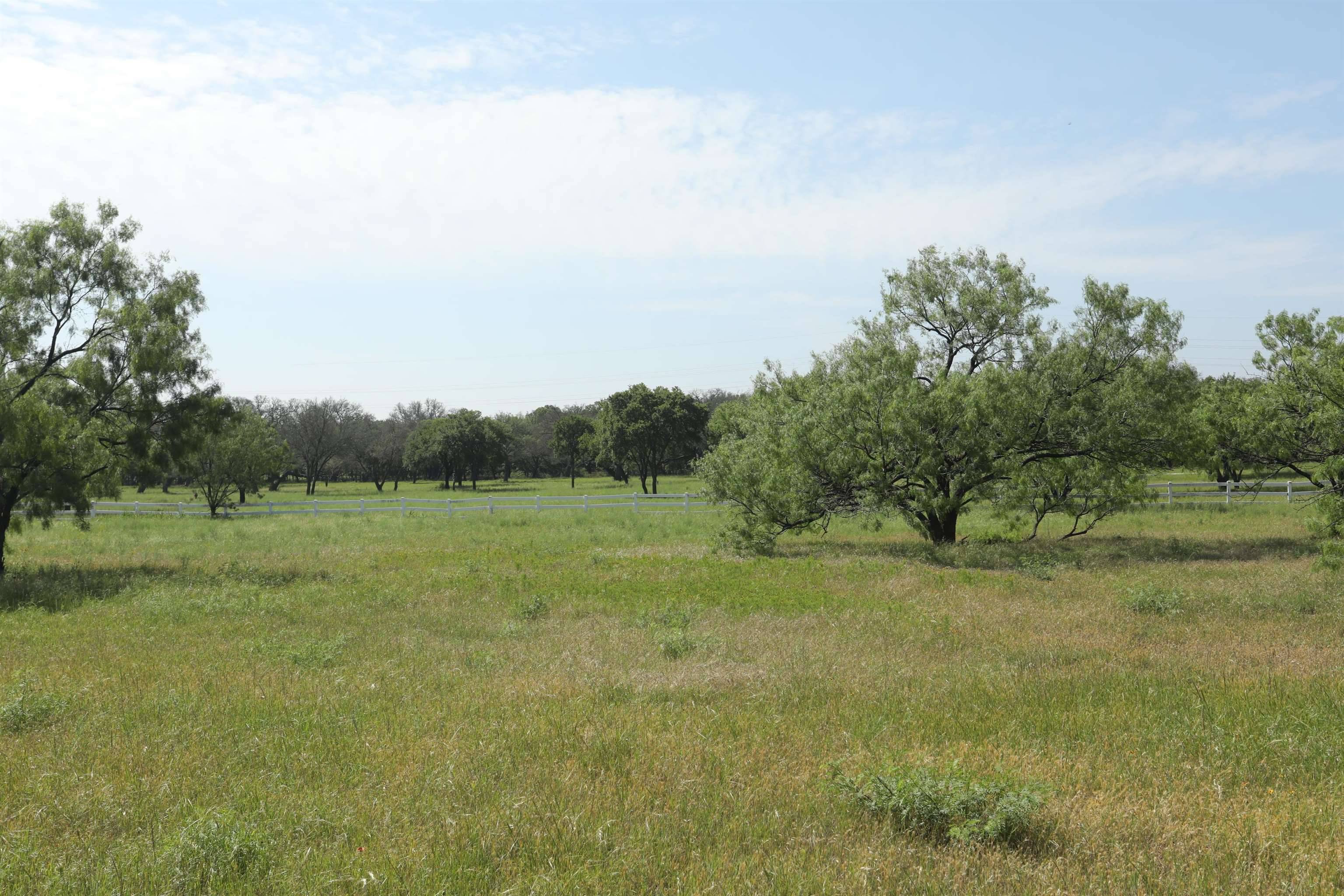16 Westgate Loop, Horseshoe Bay, TX 78657
