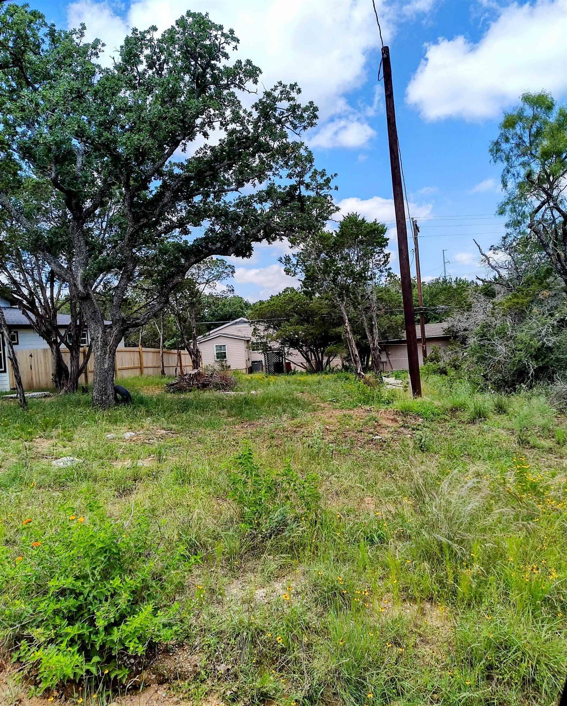 746 Magnolia Ln LN, Cottonwood Shores, TX 78657-9456