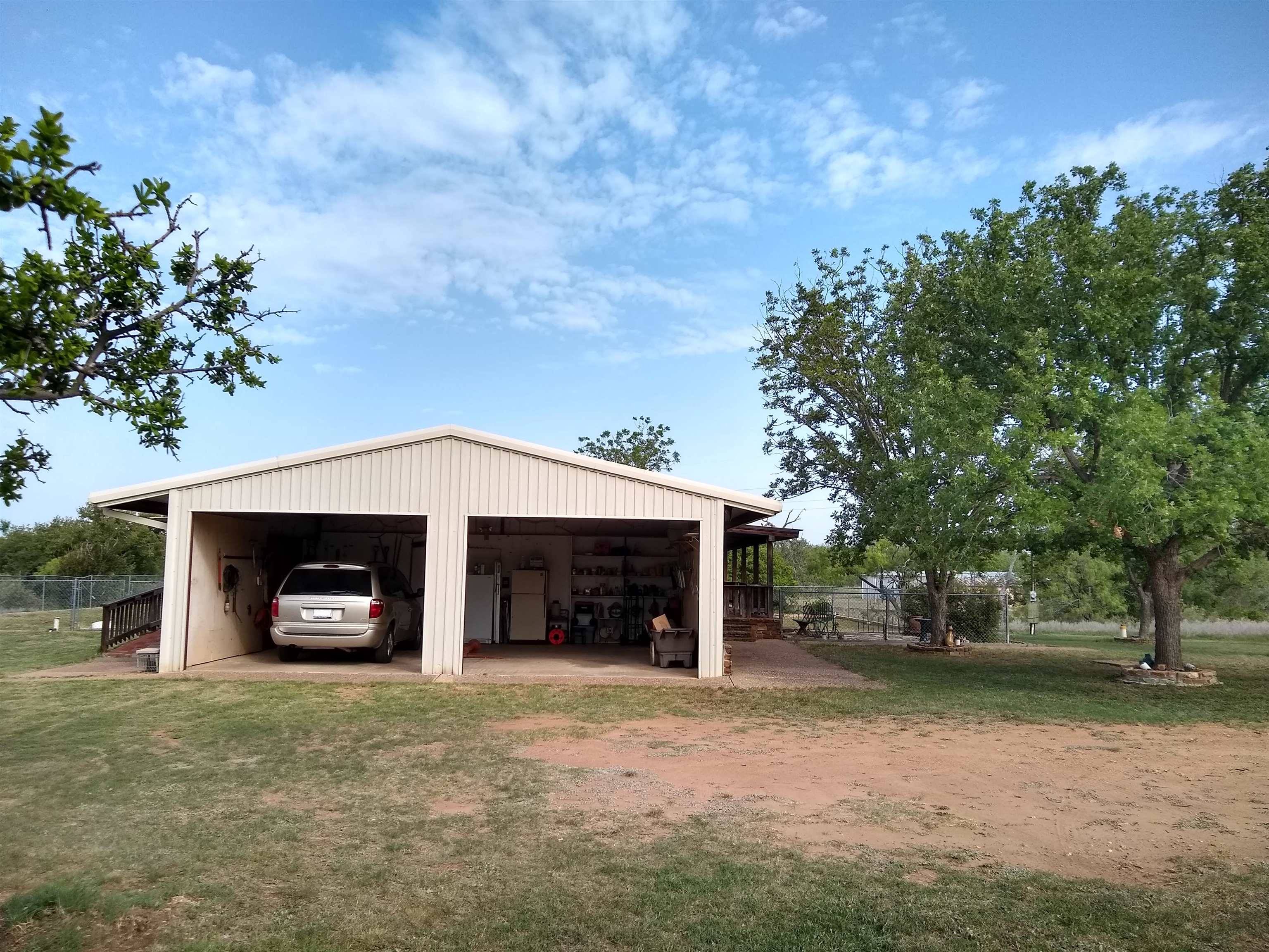 520 CR 403, Llano, TX 78643