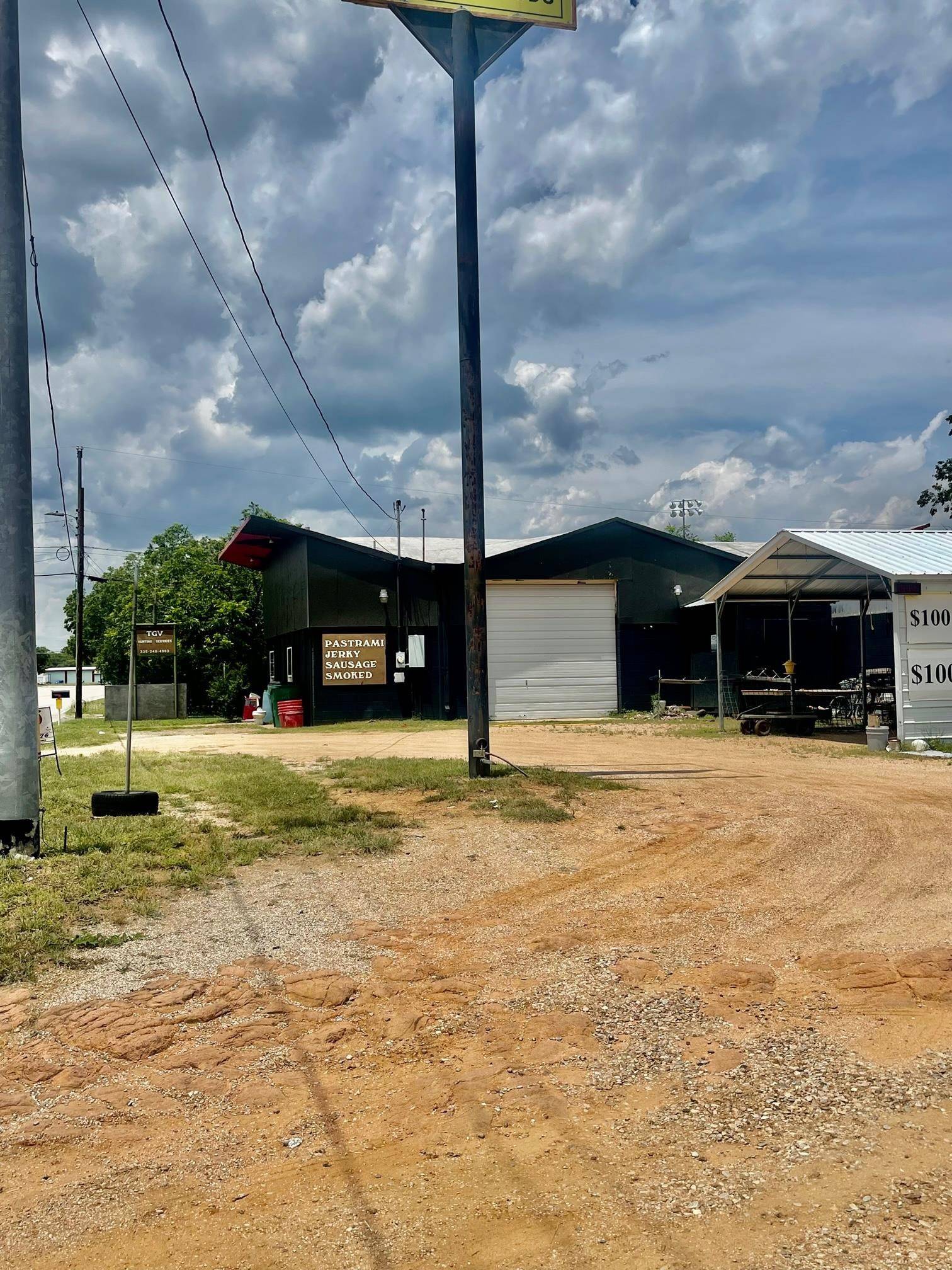 1010 N Bessemer AVE, Llano, TX 78643