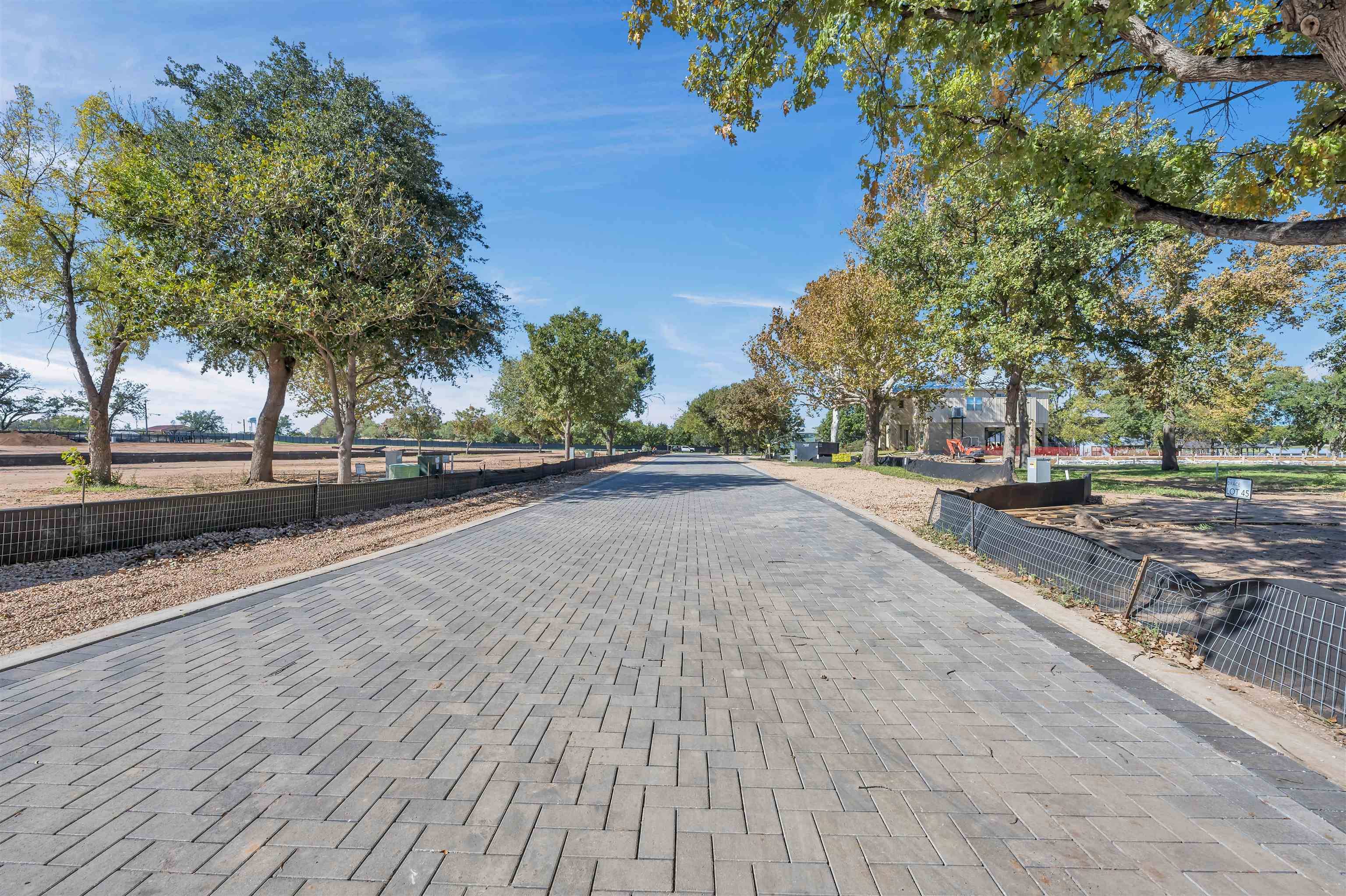 1 Lake ST, Kingsland, TX 78639