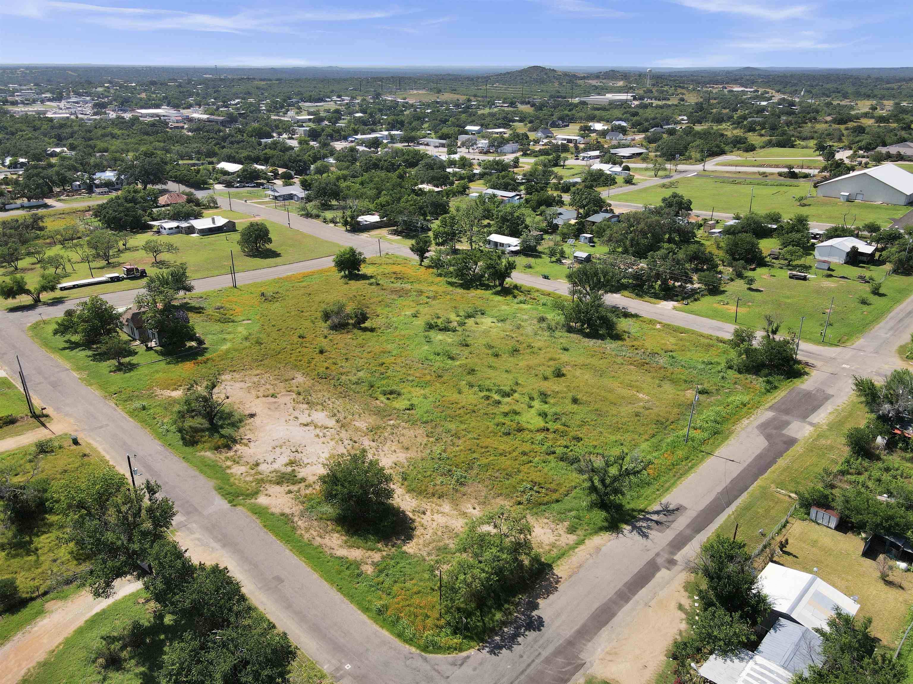 701 E Tarrant ST, Llano, TX 78643