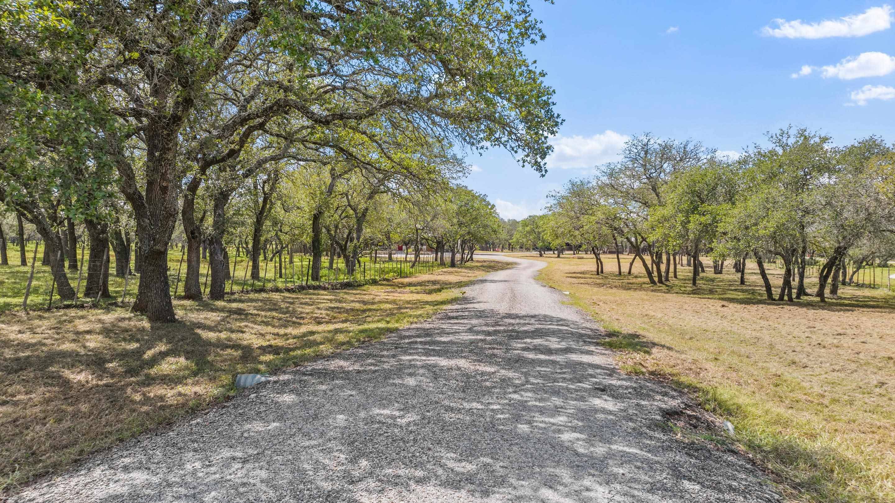 2631 N US Hwy 281, Johnson City, TX 78636