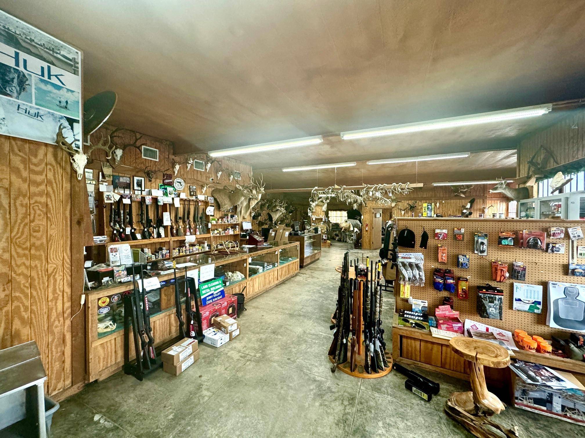 304A W Young, Llano, TX 78643