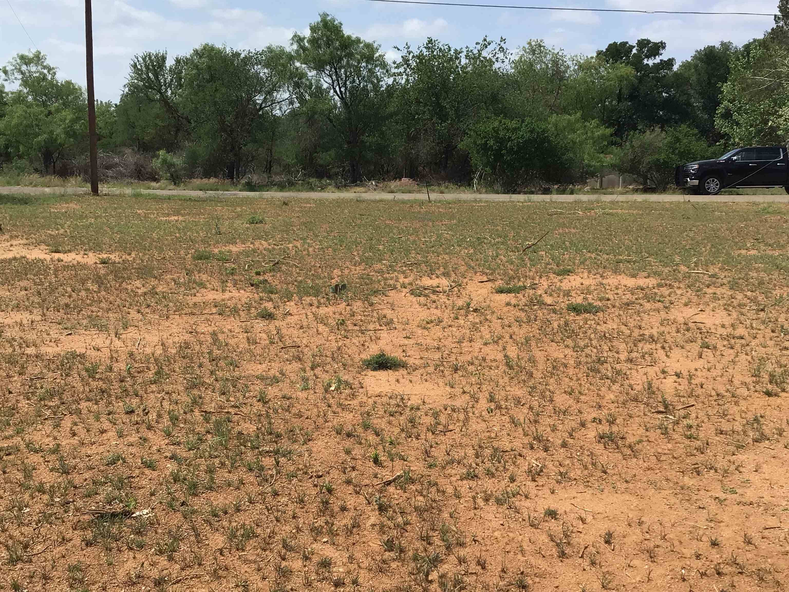 105 E Cottonwood DR, Granite Shoals, TX 78654