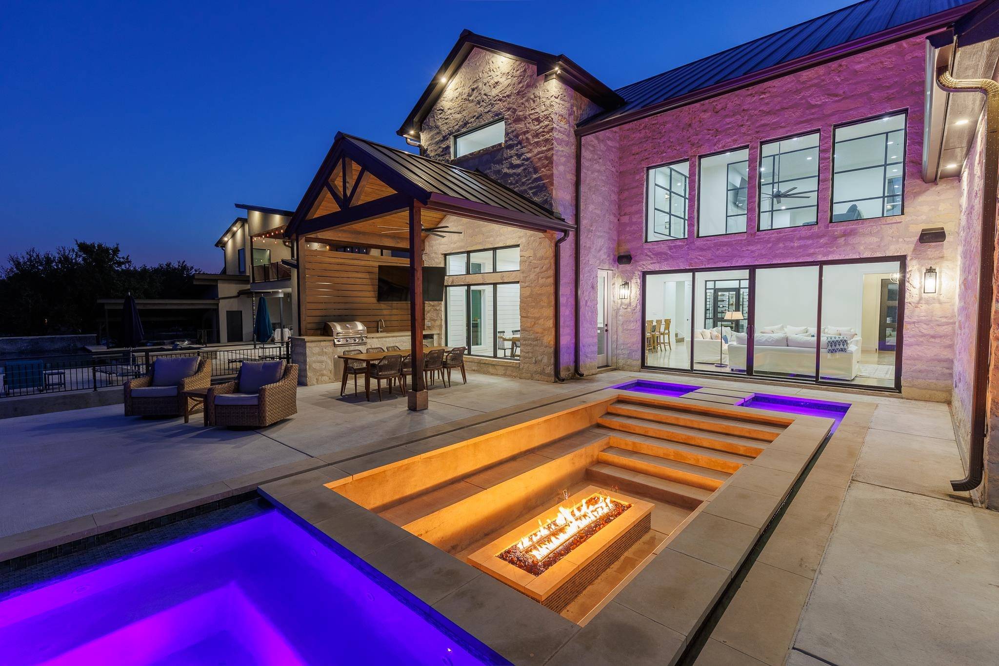 241 Lazy Oaks LN, Kingsland, TX 78639-0000